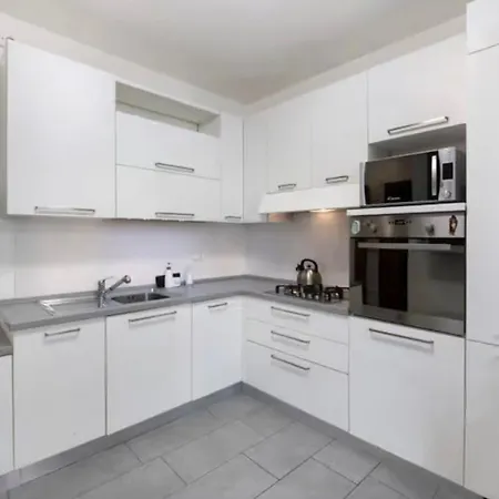 Easy Con Parcheggio Gratuito Collegamento Con La Svizzera Appartement