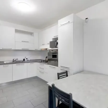 Easy Con Parcheggio Gratuito Collegamento Con La Svizzera * Côme